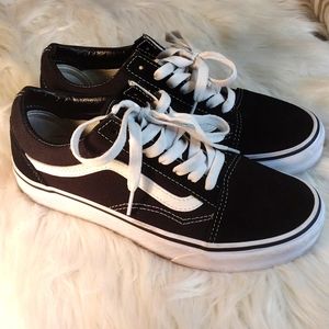 Vans off the wall suede and canvas skate shoe black and white unisex